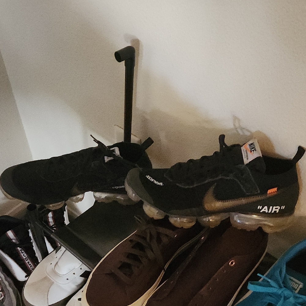 Nike Black and White Athletic Shoes with Bubble Sole and Knit Upper